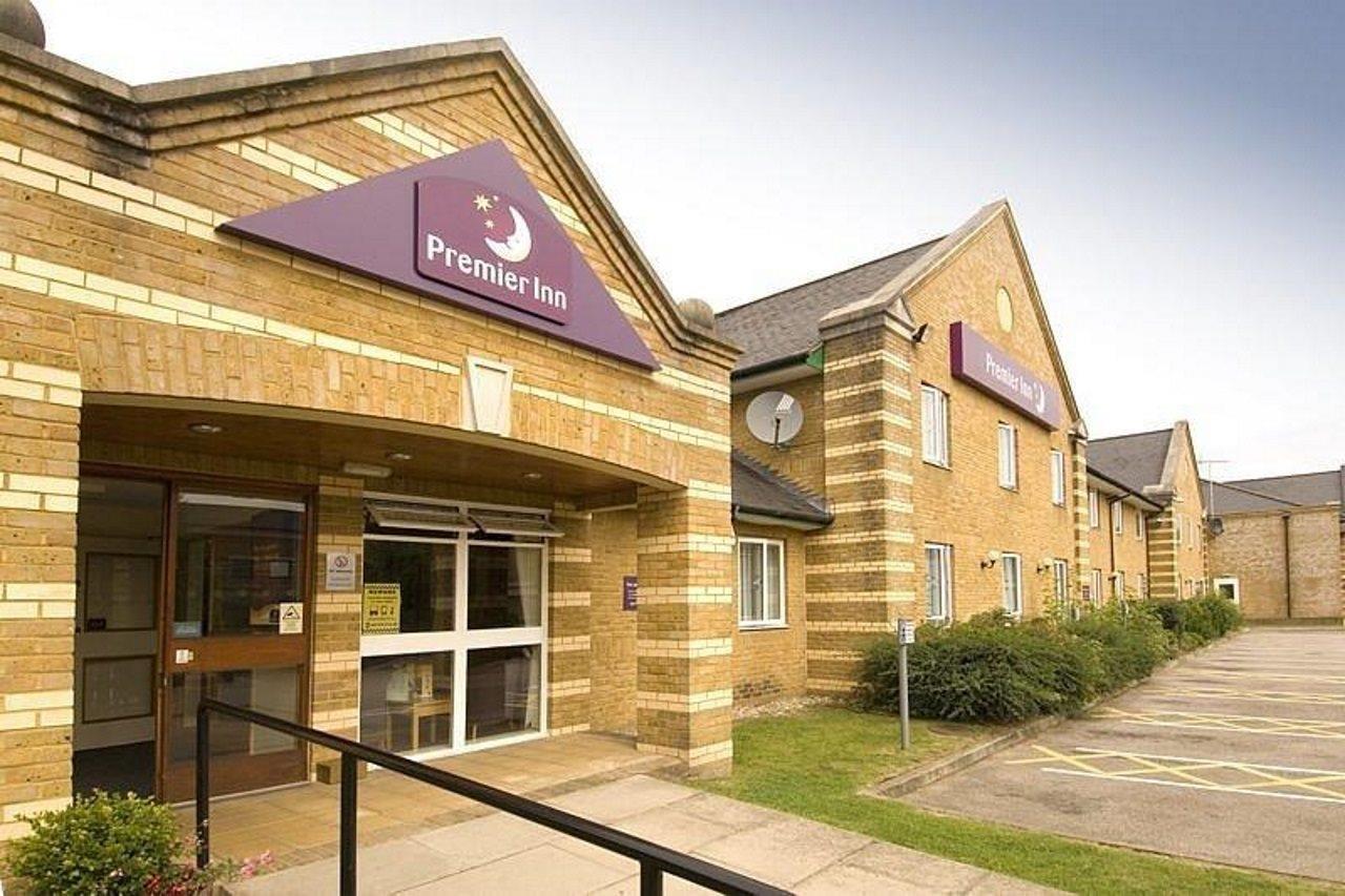 Premier Inn オールダーショット エクステリア 写真