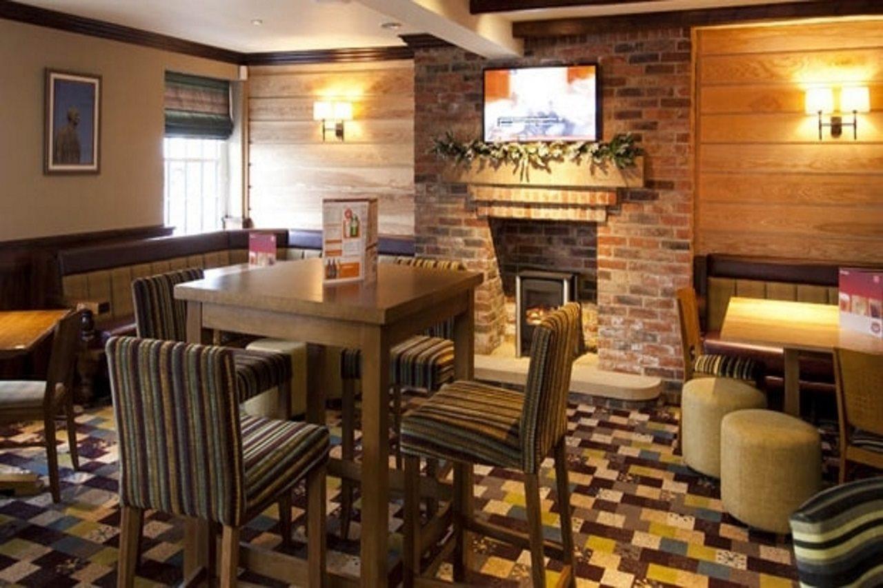 Premier Inn オールダーショット エクステリア 写真