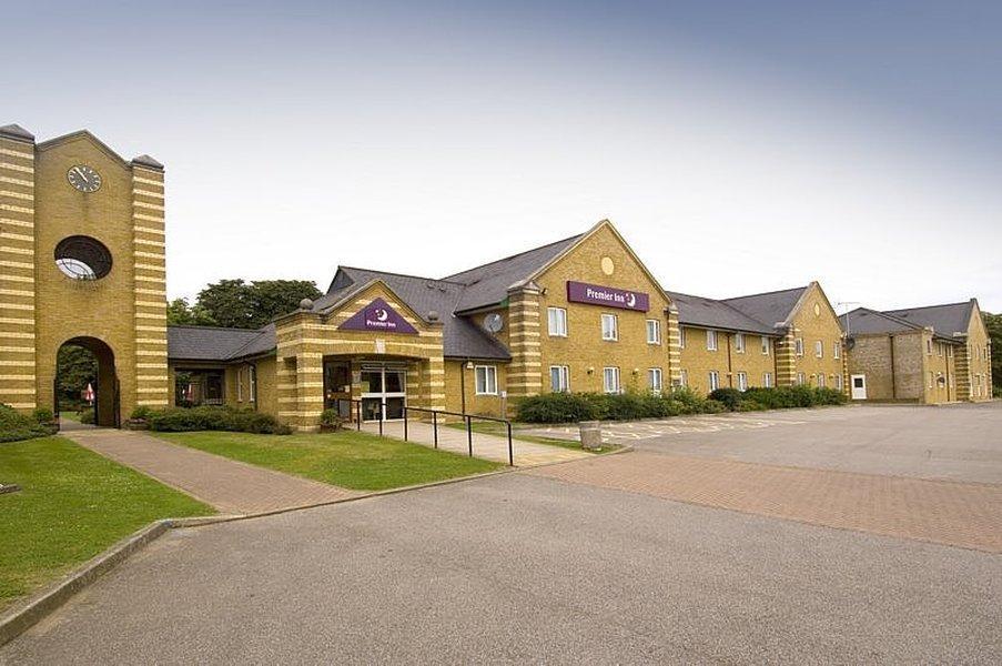 Premier Inn オールダーショット エクステリア 写真
