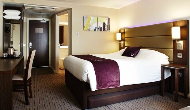 Premier Inn オールダーショット エクステリア 写真
